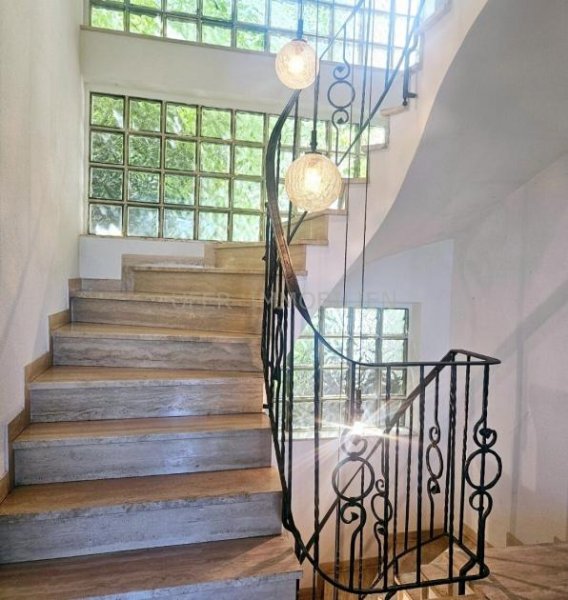 Maikammer Ein verstecktes Juwel, angrenzend an die Weinberge mit Blick auf das Hambacher Schloss Grundstück kaufen