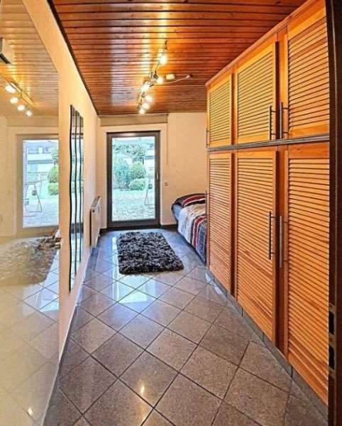 Kaiserslautern Sie wollen ein möbliertes, großzügiges Mehrfamilienhaus? Das lässt sich einrichten! Haus kaufen