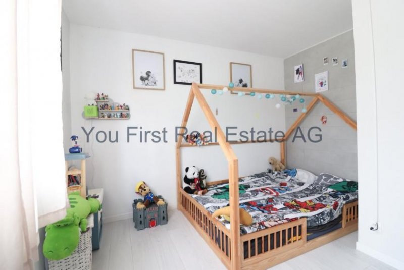 Hagenthal le bas Neuwertiges Familienhaus mit Pool und Spielplatz Haus kaufen