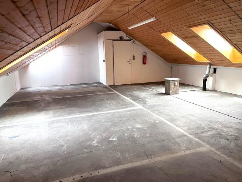 Mannheim 3 - Zimmer - Wohnung plus Dachspeicher mit viel Gestaltungs- und Ausbaupotential Wohnung kaufen