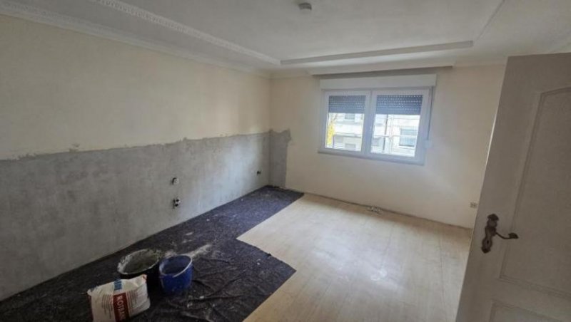 Viernheim ObjNr:19742 - Ansprechendes Haus mit 2 Wohneinheiten und 1 Gewerbeeinheit in LU-Mundenheim Haus kaufen