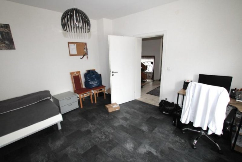 Waghäusel Einfamilienhaus am Ortstand mit großem Garten in Waghäusel-Wiesental zu verkaufen. Haus kaufen