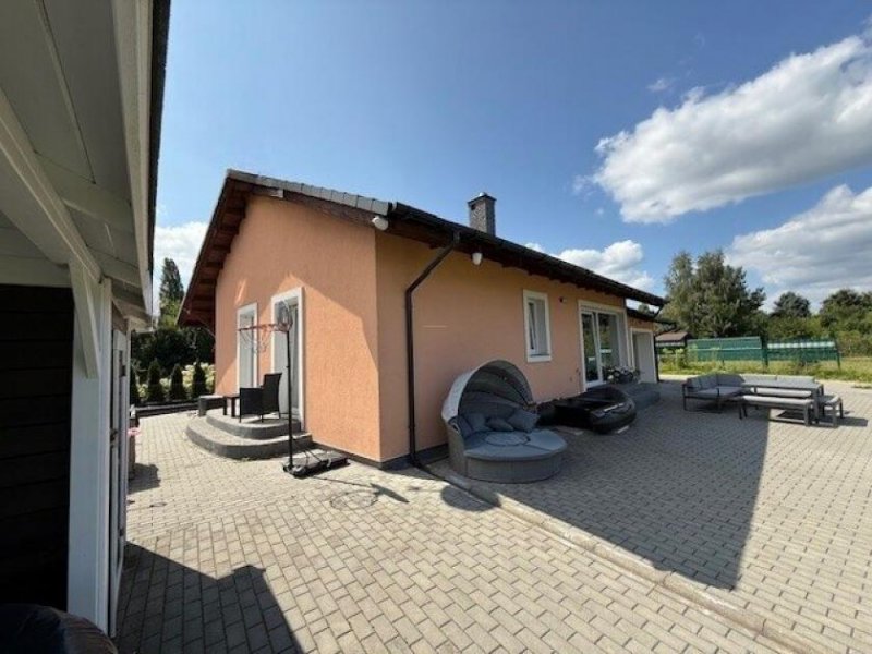 Lubniewice Idyllisches Wohnen mit eigenem Seezugang und modernen Annehmlichkeiten Haus kaufen