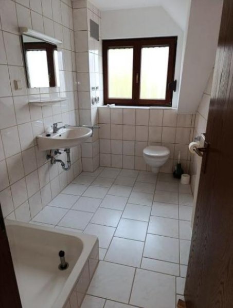 Leimen (Rhein-Neckar-Kreis) ObjNr:19777 - Sehr helles, leer stehendes 3-Fam. Haus (DHH) in guter Lage von Leimen; Haus kaufen