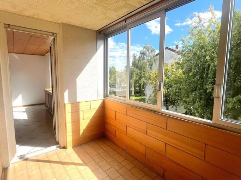 Walldorf (Rhein-Neckar-Kreis) Walldorf - Großzügige 3-Zimmer-Wohnung mit Loggia Wohnung kaufen