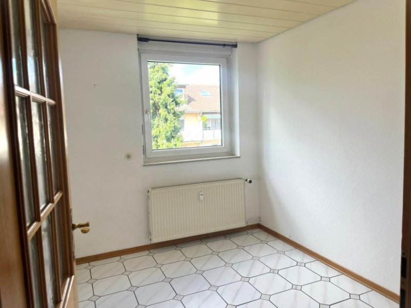 Walldorf (Rhein-Neckar-Kreis) Walldorf - Großzügige 3-Zimmer-Wohnung mit Loggia Wohnung kaufen