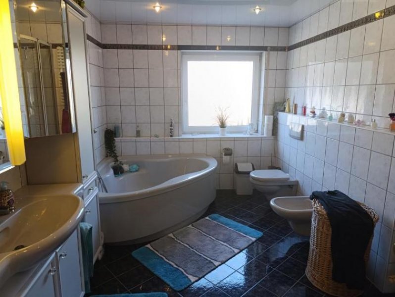 Mühlhausen (Rhein-Neckar-Kreis) ObjNr:19662 - Tolles 2-3 Familienhaus mit Gewerbehalle in guter Lage von Mühlhausen Haus kaufen