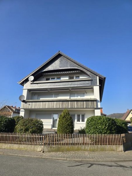 Laudenbach (Rhein-Neckar-Kreis) Modernisiertes Mehrfamilienhaus mit 903 m² Grundstück – Ausbau- und Entwicklungspotenzial Haus kaufen