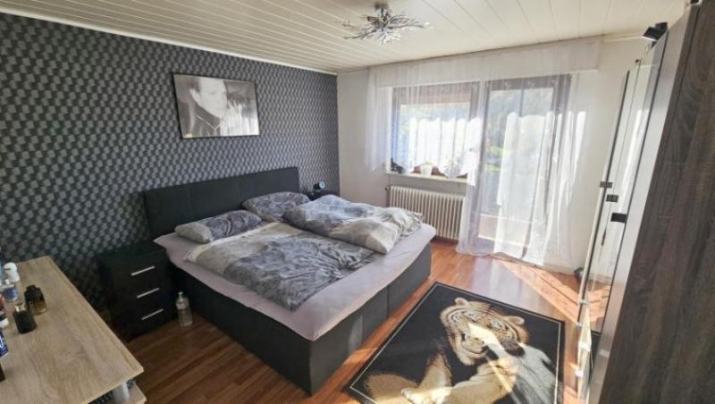 Gorxheimertal ObjNr:19765 - Sehr gepflegtes 3-Fam. Haus mit Garage, Terrasse und Balkon in Gorxheimertal Haus kaufen