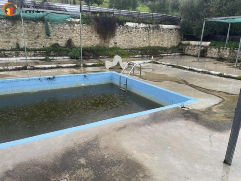 Sarchos Kreta, Sarchos kleines renovierungsbedürftiges Hotel zu verkaufen Gewerbe kaufen