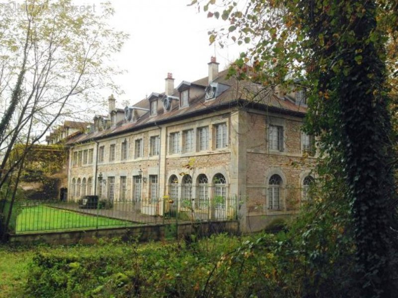 Villersexel Ehemalige Gastronomie-, Veranstaltungs- und Freizeitanlage in den Vogesen Gewerbe kaufen