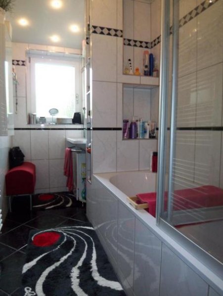 Stuttgart Einnehmendes 3-4 Familienhaus in Waldrandlage, 733 m² Grundstück, 4 Garagen, HHL in Stuttgart am Raichberg Haus kaufen