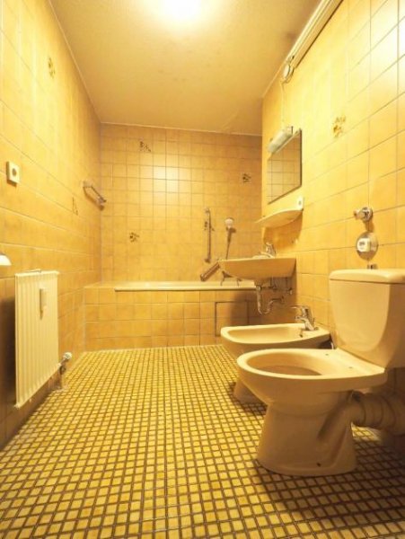 Stuttgart großzügige 3 Zi. ETW, 6.OG, Lift, ca. 85 m², Stellplatz, ruhige Lage mit großartigem Ausblick, in S-Sommerrain Wohnung