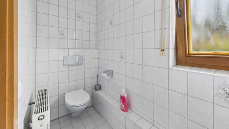 Stuttgart Gepflegtes Zweifamilienhaus in ruhiger, zentraler Wohnlage zum Verkauf. Eine Einheit leerstehend. Haus kaufen