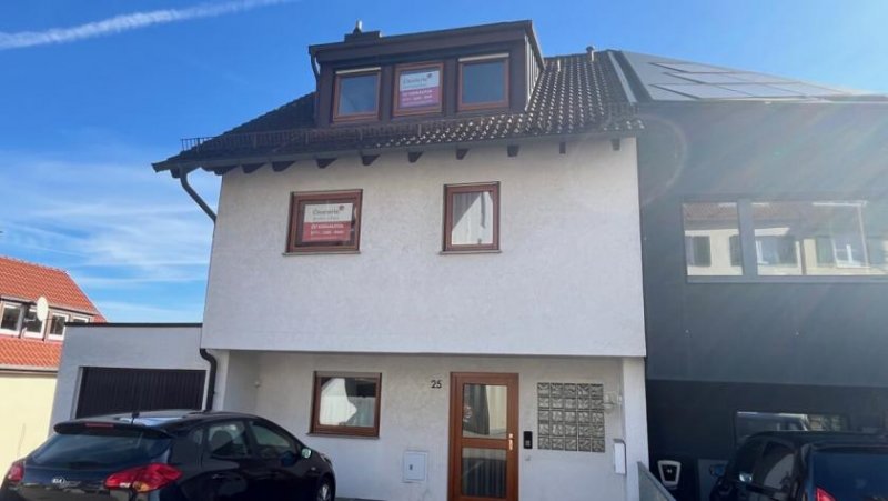 Stuttgart NEU! Gepflegtes ZFH in ruhiger Lage in Stuttgart - Süd. Eine Einheit vermietet. Haus kaufen