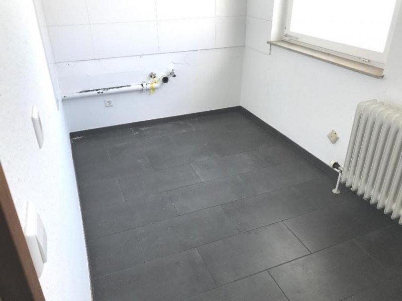 Ditzingen Schöne, helle 2 Zi.-Whg. mit Balkon und Garage in Ditzingen-Heimerdingen zu verkaufen Wohnung kaufen