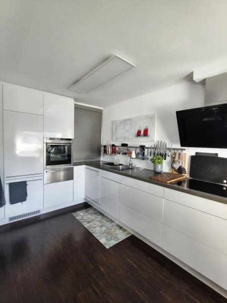 Großbottwar Moderne 3 Zi.-DG Wohnung mit hochwertiger Einbauküche und Balkon in ruhiger Lage Wohnung kaufen