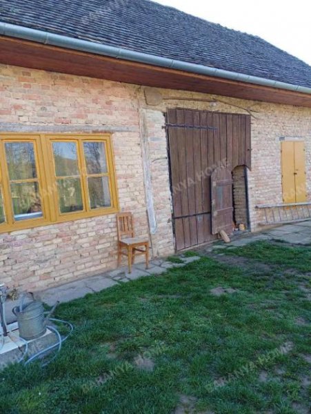 Závod Traditionelles schwäbisches Bauernhaus zum Verkauf in Závod - in renoviertem Zustand, auf einem gepflegten Grundstück Haus