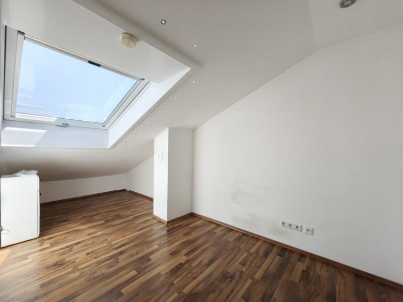 Mössingen DG-Traum in Belsen: 4,5 Zimmer, Kamin, Wallbox & sonnige Loggia Wohnung kaufen