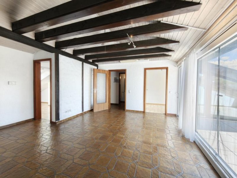 Mössingen DG-Traum in Belsen: 4,5 Zimmer, Kamin, Wallbox & sonnige Loggia Wohnung kaufen