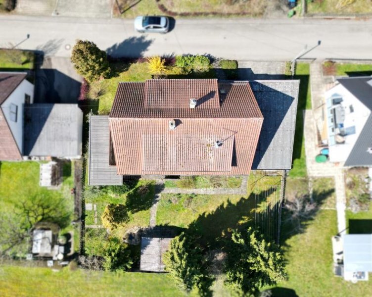 Dußlingen Zweifamilienhaus Bj. 1969 mit großem Garten und Doppelgarage in ruhiger Lage Haus kaufen