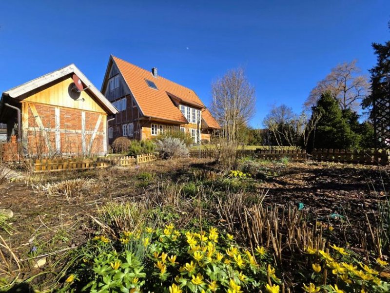 Hechingen Modernes Eichenfachwerkhaus von 2011: Handwerkliche Qualität trifft energieeffiziente Architektur Haus kaufen