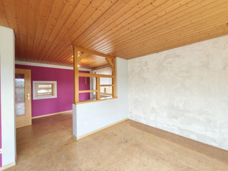 Burladingen Freistehendes Einfamilienhaus von 1992 mit Einliegerwohnung, Westgarten, Garage und PV-Anlage Haus kaufen
