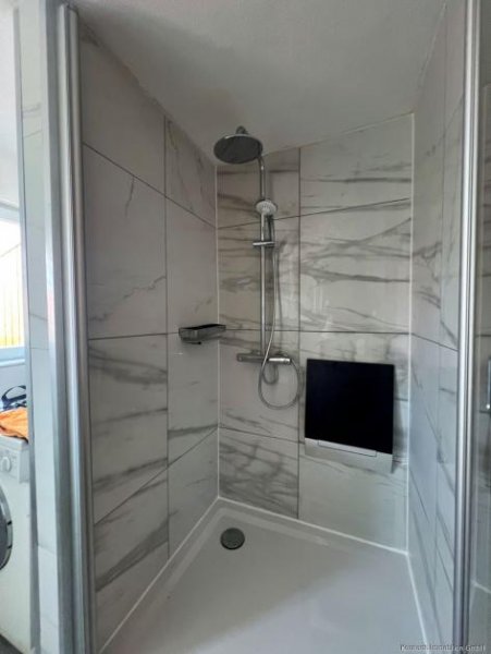 Bisingen Helle Dachgeschosswohnung mit Balkon, Stellplatz und modernem Bad – ruhige Wohnlage in Bisingen Wohnung kaufen