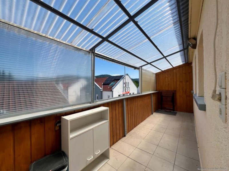 Bisingen Helle Dachgeschosswohnung mit Balkon, Stellplatz und modernem Bad – ruhige Wohnlage in Bisingen Wohnung kaufen