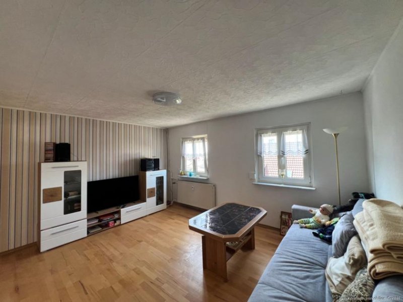 Bisingen Helle Dachgeschosswohnung mit Balkon, Stellplatz und modernem Bad – ruhige Wohnlage in Bisingen Wohnung kaufen