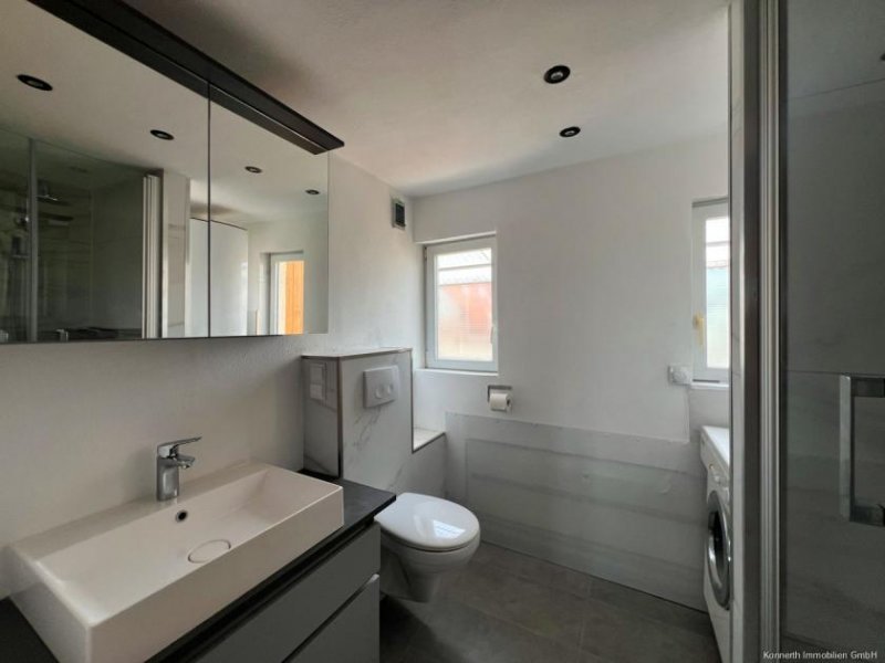 Bisingen Helle Dachgeschosswohnung mit Balkon, Stellplatz und modernem Bad – ruhige Wohnlage in Bisingen Wohnung kaufen