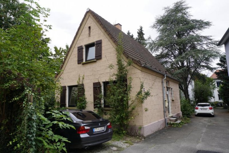 Reutlingen RESERVIERT !!! Hübsches, kleines Häuschen in ruhiger, grüner Innenstadtlage in Reutlingen gegen Höchstgebot! Haus kaufen