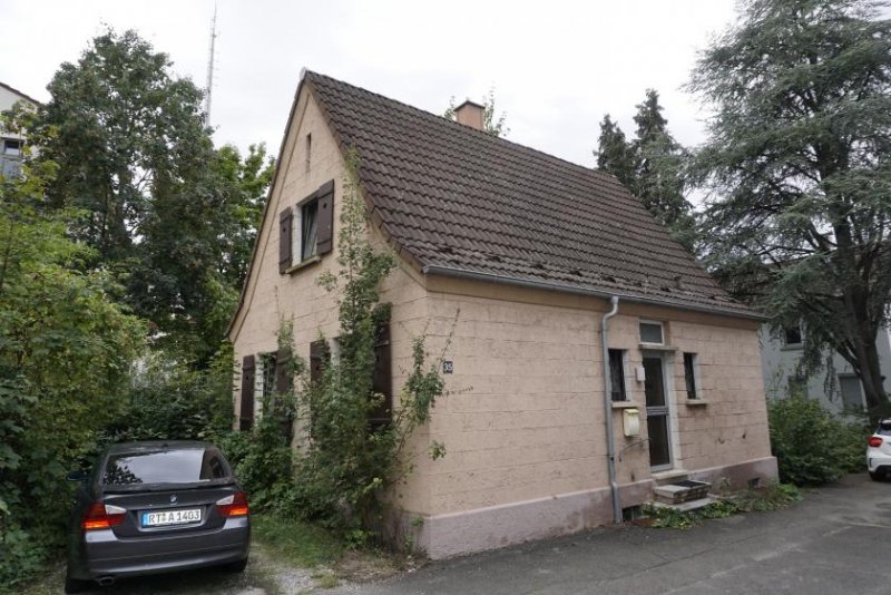 Reutlingen VERKAUFT !!! Hübsches, kleines Häuschen in ruhiger, grüner Innenstadtlage in Reutlingen gegen Höchstgebot! Haus kaufen