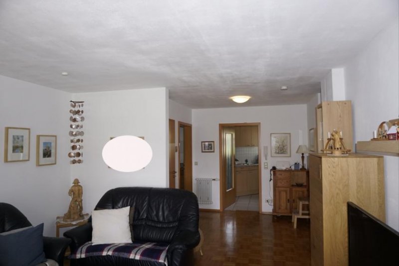 Engstingen In bevorzugter Lage! Attraktive 3-Zimmer-Wohnung mit Balkon, Garage und zus. AAP Wohnung kaufen