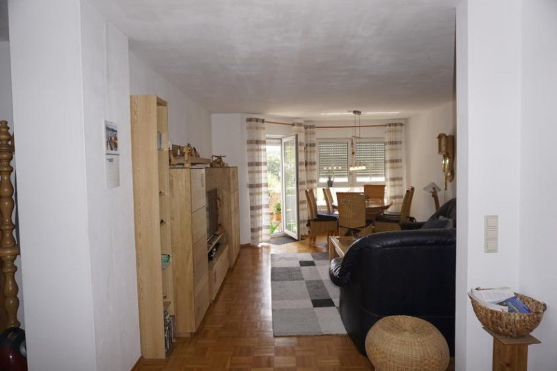 Engstingen VERKAUFT !!! In bevorzugter Lage! Attraktive 3-Zimmer-Wohnung mit Balkon, Garage und zus. AAP Wohnung kaufen