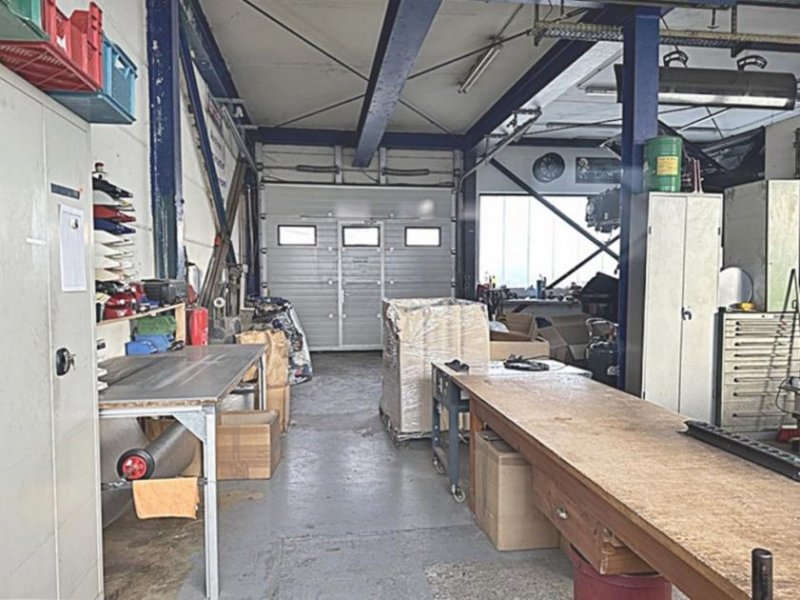 Winterbach (Rems-Murr-Kreis) Gewerbehalle mit Büro oder Wohnung Gewerbe kaufen