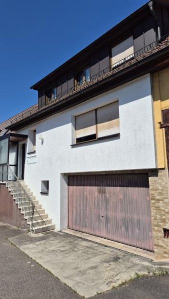 Löchgau Vielseitiges 3-Familienhaus mit Nebengebäuden - Viel Potenzial für Kapitalanleger oder Handwerker Haus kaufen