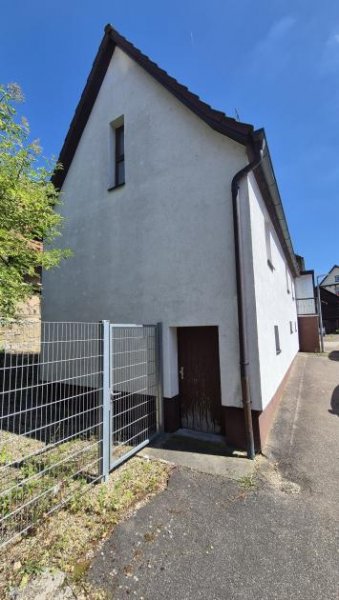 Löchgau Vielseitiges 3-Familienhaus mit Nebengebäuden - Viel Potenzial für Kapitalanleger oder Handwerker Haus kaufen