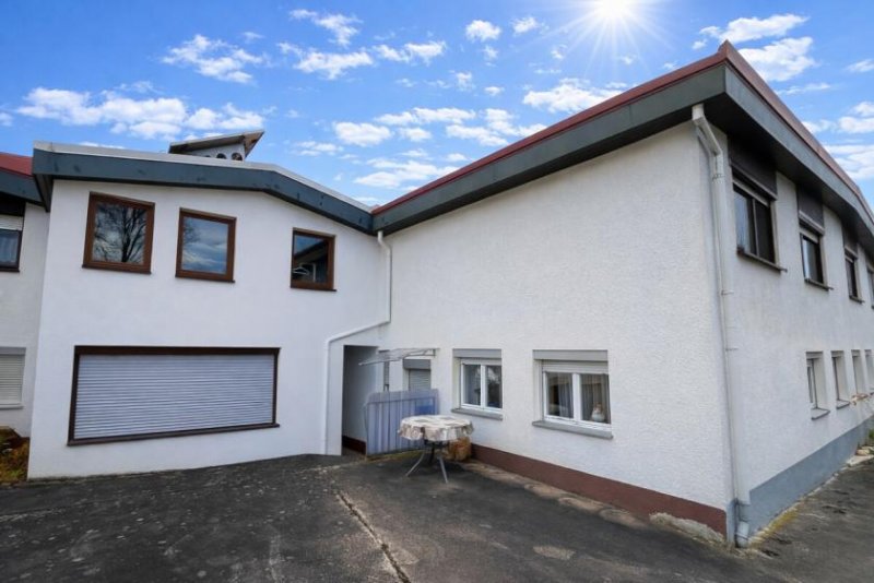 Hessigheim 4 Häuser (9 Wohnungen) zu einem Preis! Ideal für Handwerker! Mit Garagen u. weiteren Lagerflächen Gewerbe kaufen