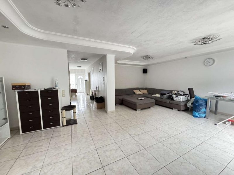 Bretten Familien aufgepasst! Große Doppelhaushälfte mit Terrasse und Garage in Bretten Haus kaufen