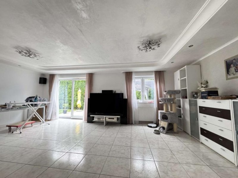 Bretten Familien aufgepasst! Große Doppelhaushälfte mit Terrasse und Garage in Bretten Haus kaufen