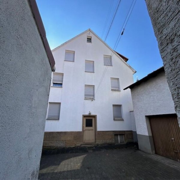 Bretten Vorreserviert ! Dreifamilienhaus mit Doppelgarage u. Scheune für Anpacker oder Investoren Haus kaufen