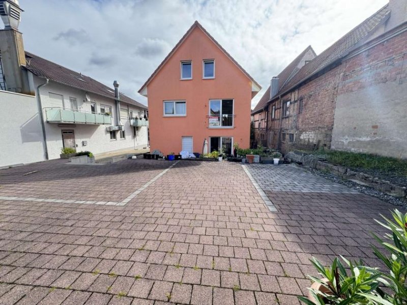 Sulzfeld (Landkreis Karlsruhe) Energieeffizientes EFH mit Einliegerwohnung, Terrasse und großem Hof Haus kaufen