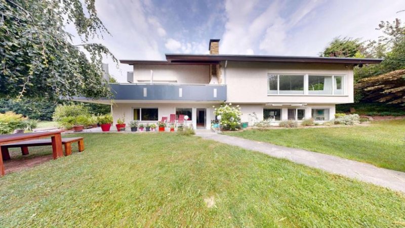 Eisingen (Enzkreis) Exklusives, großes Einfamilienhaus in guter und ruhiger Ortsrand-Lage Haus kaufen