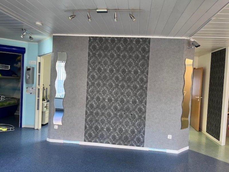 Sternenfels Laden / Praxis direkt im Zentrum von Sternenfels (Physio, Arzt, Friseur, Barber) Gewerbe kaufen