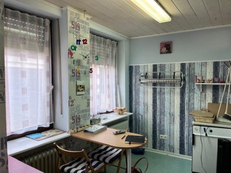 Sternenfels Laden / Praxis direkt im Zentrum von Sternenfels (Physio, Arzt, Friseur, Barber) Gewerbe kaufen