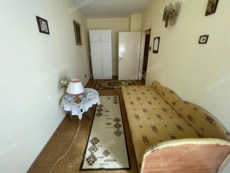 Pecs Pécs, 47 m² große 2-Zimmer-Plattenwohnung im Erdgeschoss zum Verkauf in der Gosztonyi-Straße Wohnung kaufen