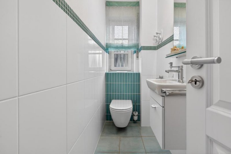 Rastatt Seltene Gelegenheit: Gepflegtes Zweifamilienhaus mit viel Platz, Ruhe und Entwicklungspotential Haus kaufen