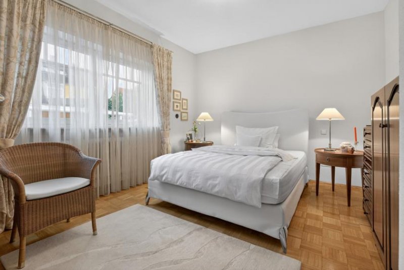 Rastatt Seltene Gelegenheit: Gepflegtes Zweifamilienhaus mit viel Platz, Ruhe und Entwicklungspotential Haus kaufen