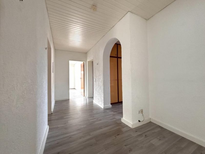 Durmersheim Rohdiamant: 4-Zimmerwohnung mit Balkon Wohnung kaufen